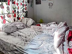 my sister-in-law sends me the video of the camera in her room